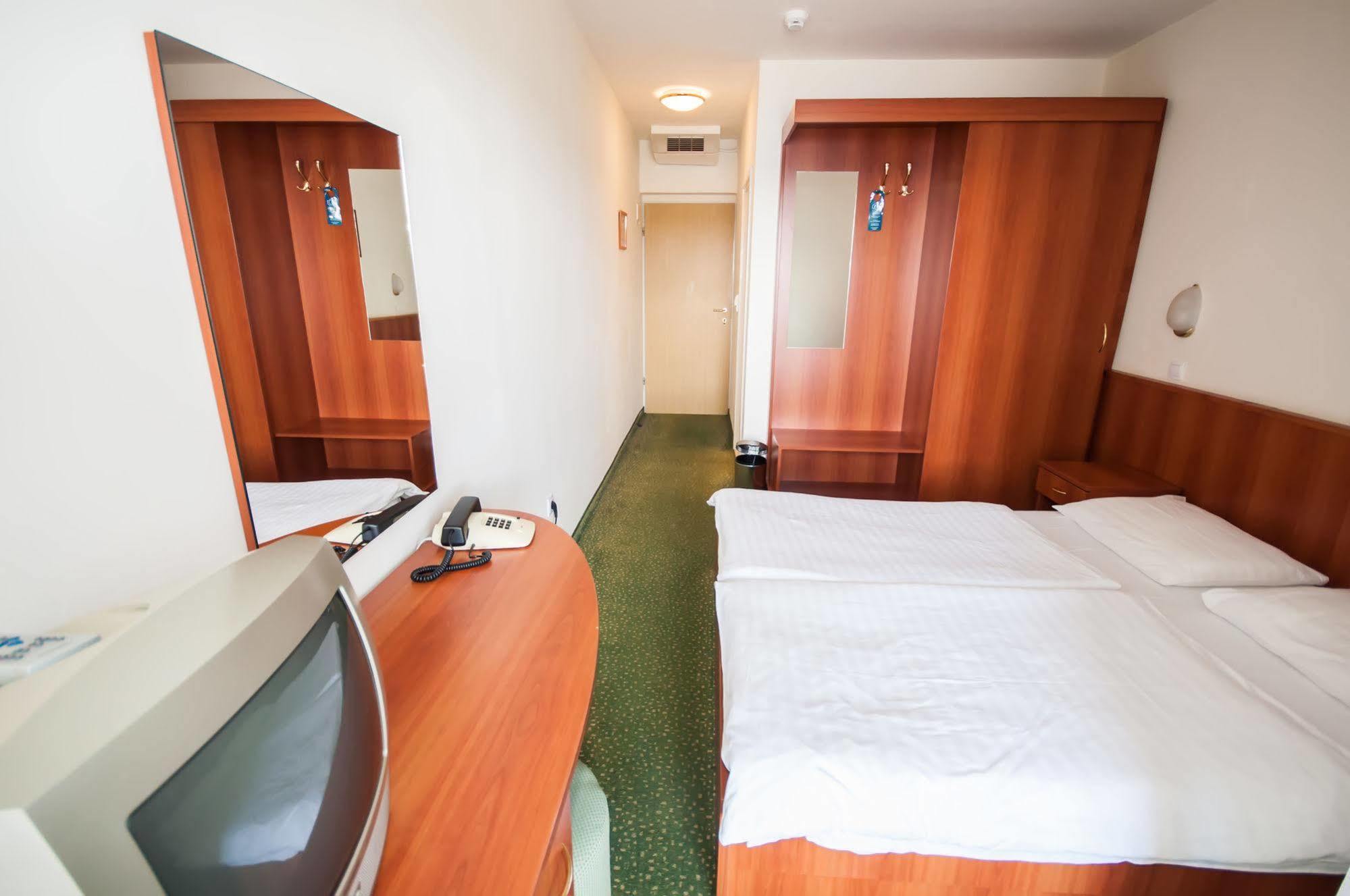 Hotel Lavanda Božava Buitenkant foto